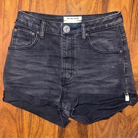 𝅺one TEASPOON Harlets High Waisted Short Size 26 Short Shorts Cuffed Black Wash - Picture 4 of 13
